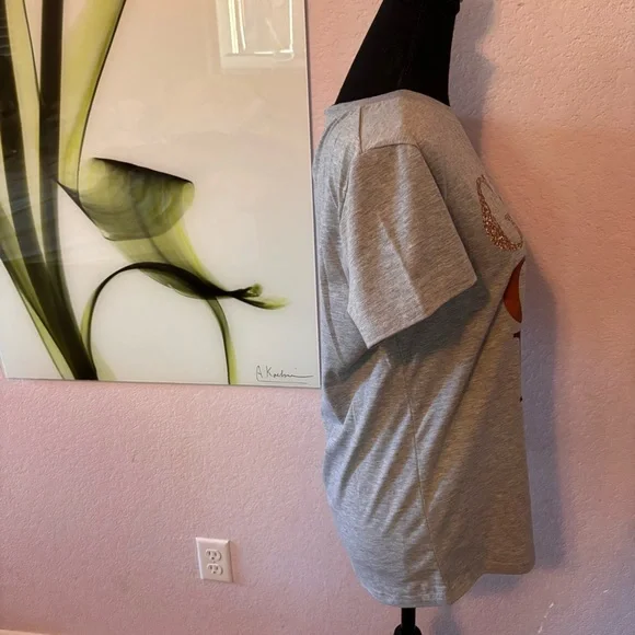 shirt size medium - Picture 2 of 4